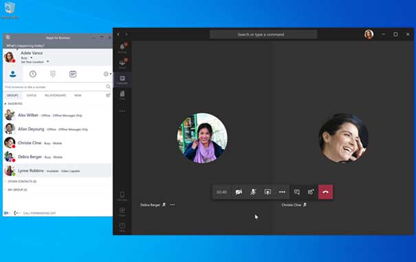 vrouwlijke collega's videovergaderen via teams