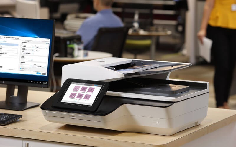 HP Scanjet Enterprise op een bureau