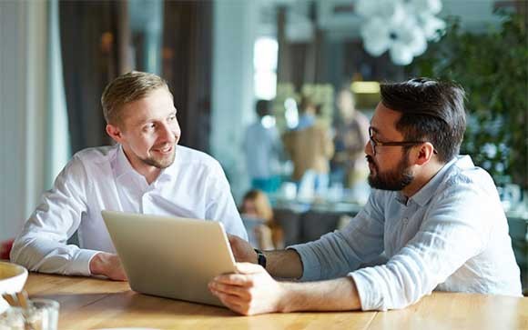 Twee Insight specialisten praten over cloudoplossingen